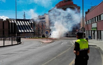 La Junta Central de Fallas entregó un galardón honorífico a la Policía Local de Elda por su colaboración