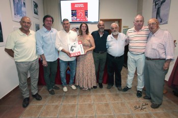 Vicente Cabanes, Juan Rivera y “El Renco” participaron en la presentación en Alicante del libro sobre los 75 años de la Plaza de Toros de Elda