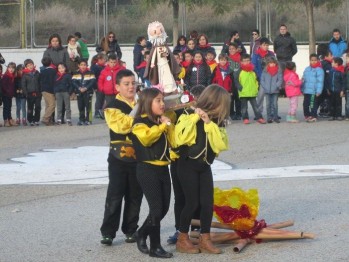 Los alumnos de Juan Rico y Amat se suman a la celebración de San Antón