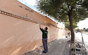 Las brigadas trabajando en el cementerio Santa Bárbara | Jesús Cruces.