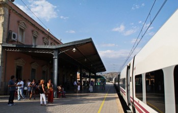La estación de Elda-Petrer estará conectada con la Universidad de Alicante en 2018