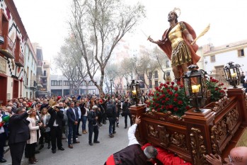 Cientos de festeros han recibido a San Bonifacio | Jesús Cruces.