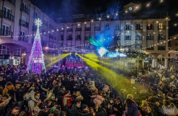 El encendido de luces de 2021 congregó a cientos de personas | J.C.