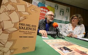 Petrer acoge la presentación del libro “Des del Sud Valencià, escrits de resistència y esperança” de Tudi Torró