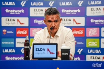 Dani Ponz se ha mostrado disgustado tras el partido | Nando Verdú.