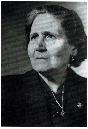 Fotografía de doña María Amat Vidal, viuda de Rosas, realizada por su yerno Oscar Porta.