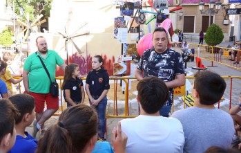 Los escolares eldenses visitan las fallas