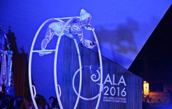 Los asistentes disfrutaron de espectaculares y vistosas coreografías | Jesús Cruces.