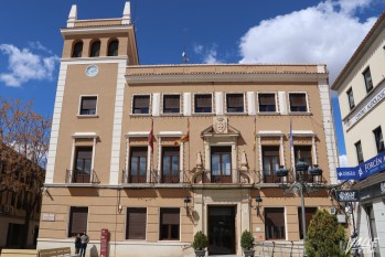 Información en el Ayuntamiento de Elda | Marta Maestre.