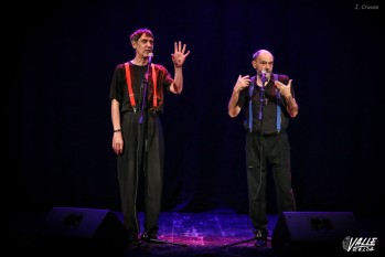 El dúo hizo reír sin parar al público del Teatro Castelar.