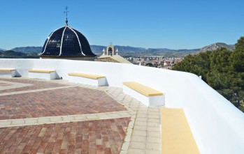 El Ayuntamiento de Petrer mejora el acceso a la ermita del Cristo