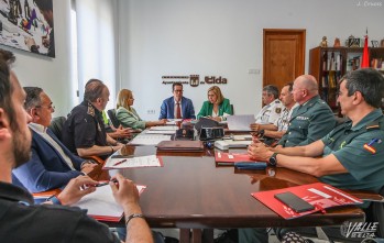 La reunión se realizó ayer en el Ayuntamiento de Elda.