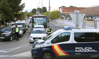 En la salida por la avenida del Mediterráneo se han producido colas.