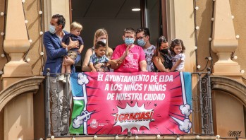 Esta mañana se han colgado una cartelería en el Ayuntamiento. 