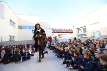 El Paje ha estado con los pequeños de las Carmelitas | Jesús Cruces.