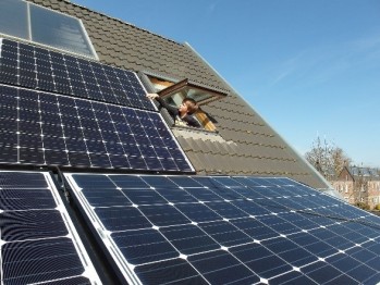 Los paneles solares se incluyen en las ayudas. 