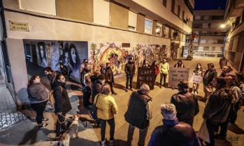 Miembros de ArtenBitrir se reunieron la pasada semana junto a los murales | J.C.