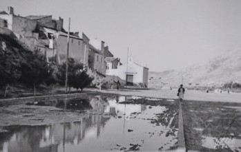 Imagen de la década de los cincuenta de la ermita y la actual avenida Novo Hamburgo | Óscar Porta.