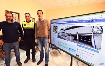 Amat, Cazorla y Alfaro han presentado las redes sociales de la Policía Local | Jesús Cruces.