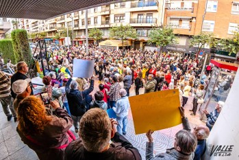 Más de 200 personas se han reunido hoy para pedir una mejor sanidad pública | Nando Verdú.