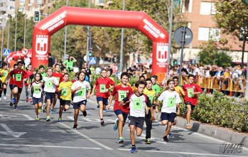 Éxito de participación en la 15ª Milla Escolar de Elda