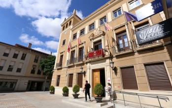 La Oficina Técnica se encuentra a escasos metros del Ayuntamiento.