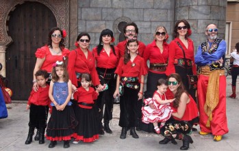 Cada año cientos de personas pasan por el photocall de Valle de Elda | Jesús Cruces.