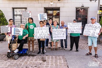 La plataforma apoya a la inquilina| Nando Verdú.