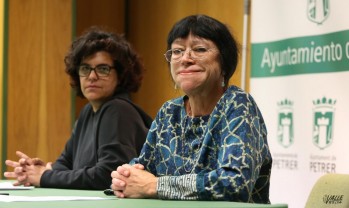 Carmen Herrero, en primer término, junto a su compañera Luisa Díaz | Jesús Cruces.