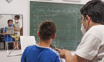 Ofrecen clases personalizadas y el ambiente es familiar. 