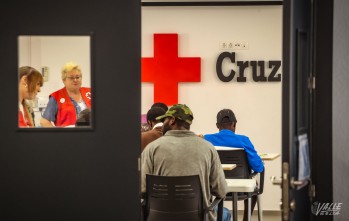 Cruz Roja ayuda a los colectivos vulnerables de la ciudad.