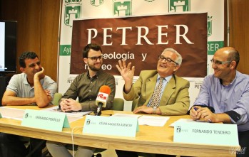 Esta mañana se ha presentado la exposición sobre Petrer | Ramón de Haro.