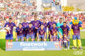 Última formación del Eldense antes de viajar a Cádiz 60 años después | Nando Verdú.