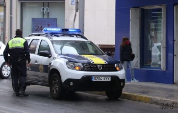 La Policía Local detiene a cinco jóvenes por robar en un bar de Elda