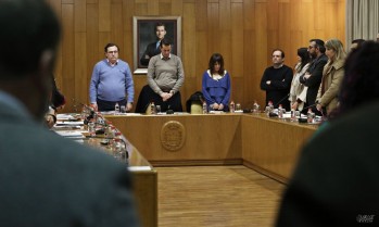 El pleno comenzó guardando un minuto de silencio por las víctimas de violencia de género | Jesús Cruces.