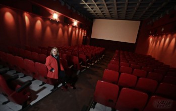 Gracia Aguado en la sala número 2, la roja, de los Cines Plaza | Jesús Cruces.