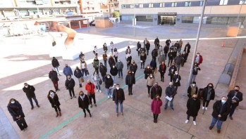 Imagen de familia de los trabajadores y el equipo de gobierno.