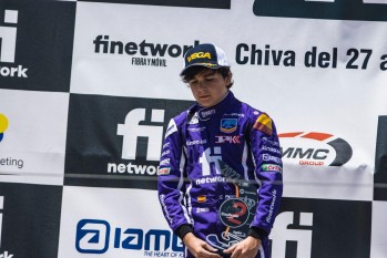 Sandro Pérez en el podio de Chiva. 