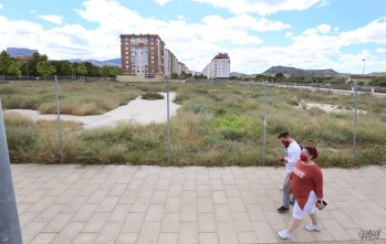 Solar donde se construirá el supermercado