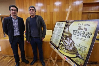 El edil de Comercio y el técnico, Javier Paterna, han presentado la actividad | Jesús Cruces.