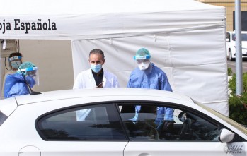 Realizan las pruebas en el aparcamiento del hospital.