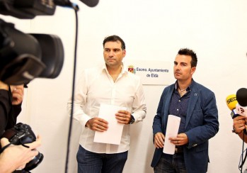 El coordinador de la EURLE y Fernando Gómez han presentado este acto| Jesús Cruces
