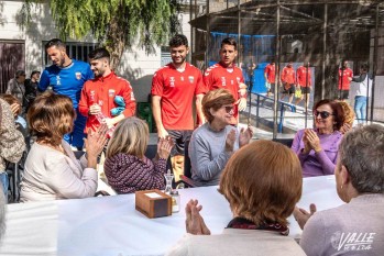 Los jugadores han charlado con los usuarios antes del entrenamiento | Nando Verdú.