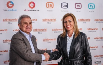 El vicepresidente de ADOC, Francis Valero, y la directora general de Cableworld, Beatriz Miralles | J.C.