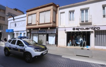 La Policía realiza controles en las calles de Elda.