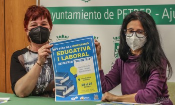 La concejala de Educación, Sabina Sendra, y la psicopedagoga de la concejalía, Matilde Guerrero | J.C.