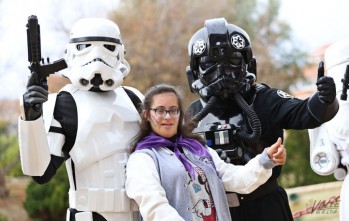 Los pequeños han podido fotografiarse junto a los personajes de Star Wars | Jesús Cruces.