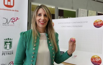 Turismo regala chapas durante las fiestas para el sorteo de una comida del Día 37