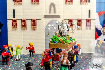 Más de 700 figuras decoran el escaparate | Nando Verdú. 