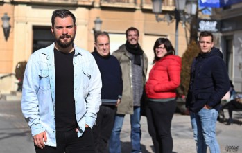 Javier Rivera junto a sus compañeros de partido | Jesús Cruces.